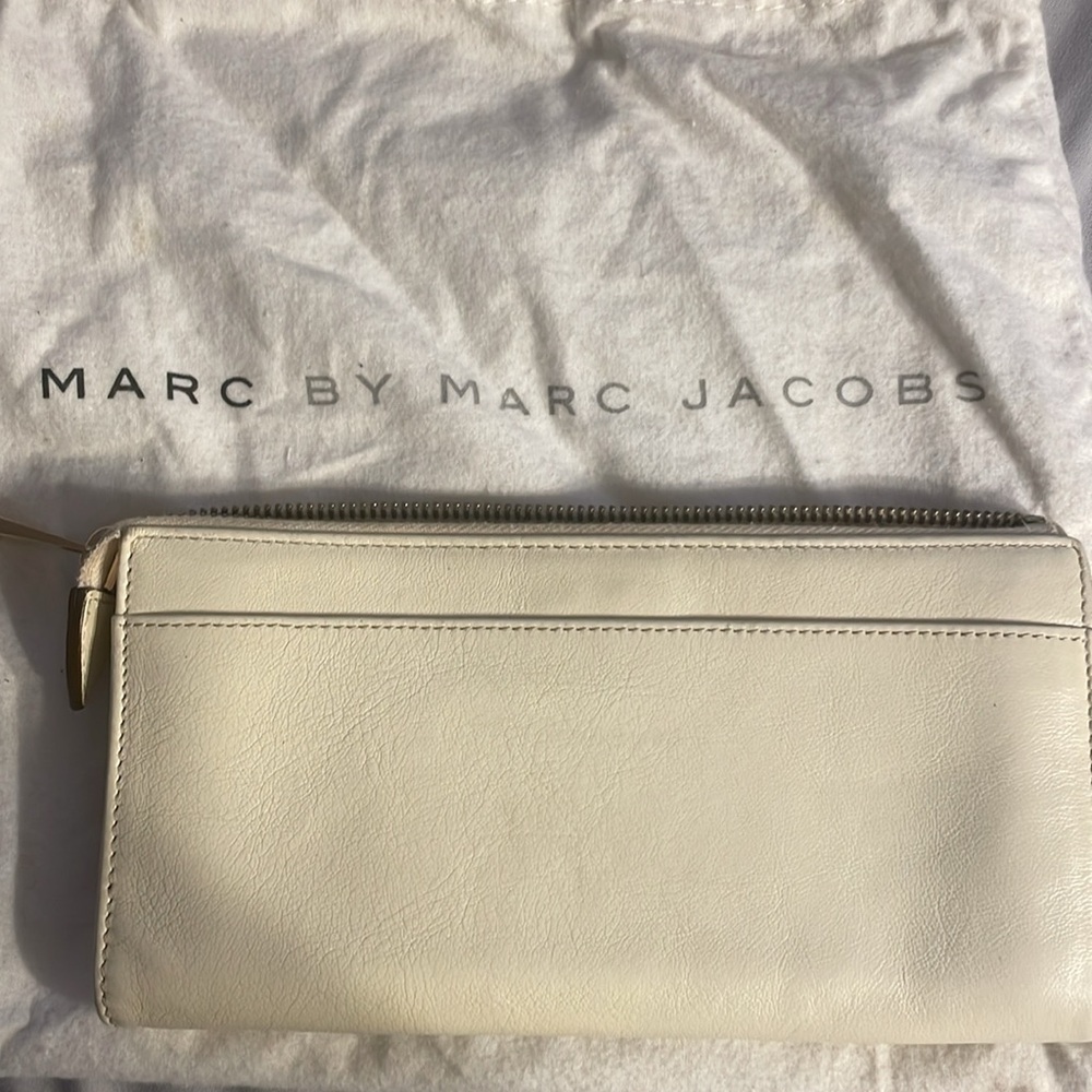Marc by Marc Jacobs white cream wallet clutch - Picture 2 of 13